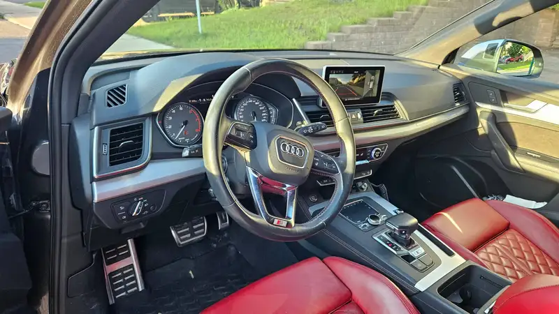 2019 Audi SQ5 Progressiv, modrá, 71 000 km, dovoz Kanada — foto 4 z 8