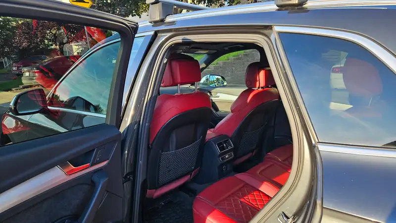 2019 Audi SQ5 Progressiv, modrá, 71 000 km, dovoz Kanada — foto 5 z 8