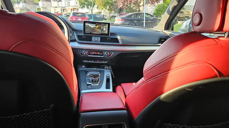 2019 Audi SQ5 Progressiv, modrá, 71 000 km, dovoz Kanada — foto 7 z 8
