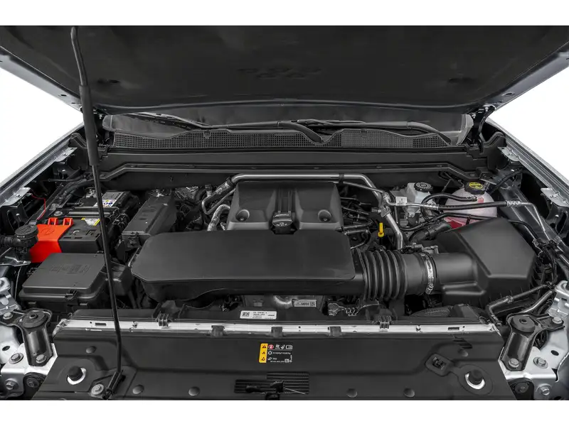 2026 GMC Canyon Elevation, červená, 13 km, dovoz Kanada — foto 7 z 11