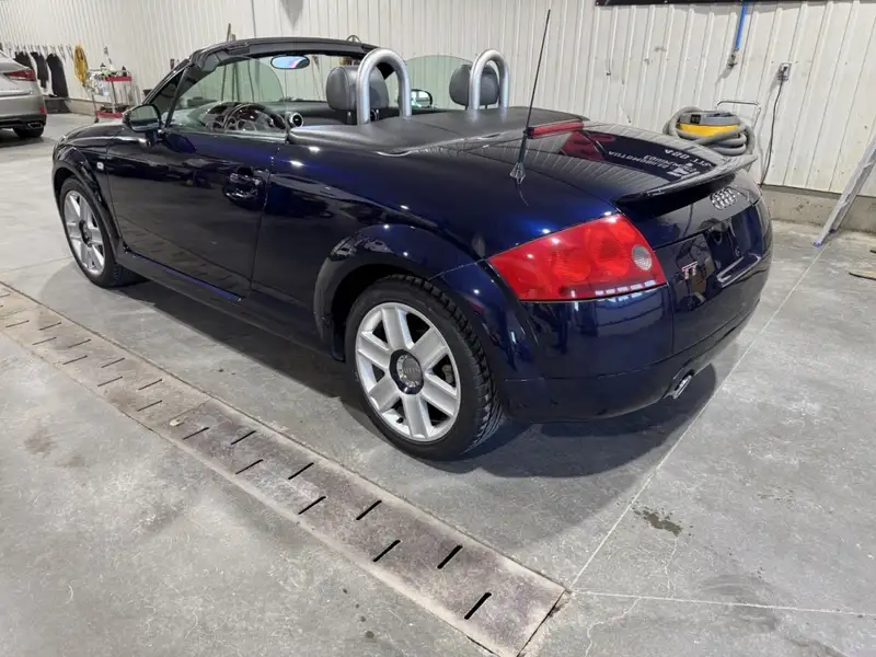 2004 Audi TT Convertible, 162 290 km, dovoz Kanada — foto 4 z 9