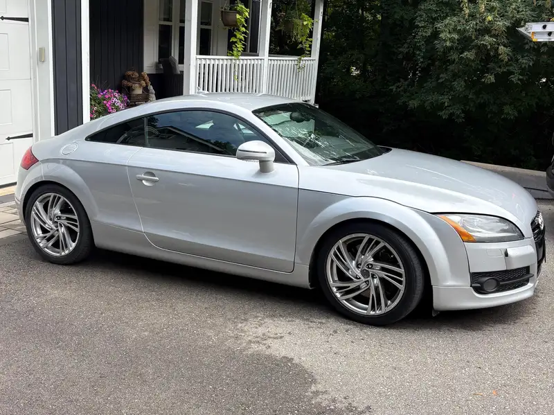 2008 Audi TT 3.2L, stříbrná, 149 000 km, dovoz Kanada — foto 2 z 7