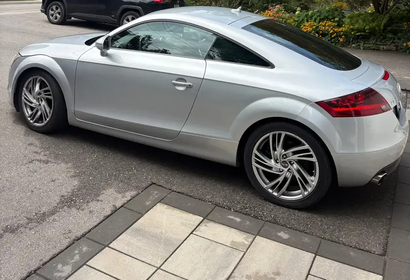 2008 Audi TT 3.2L, stříbrná, 149 000 km, dovoz Kanada — foto 3 z 7
