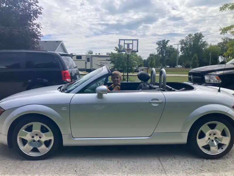 2002 Audi TT, stříbrná, 70 000 km, dovoz Kanada — foto 5 z 6