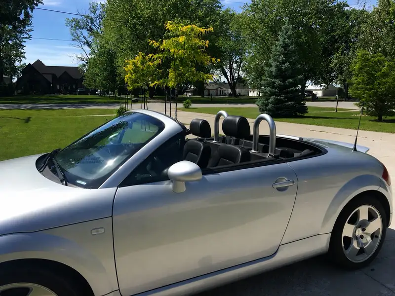 2002 Audi TT, stříbrná, 70 000 km, dovoz Kanada — foto 6 z 6