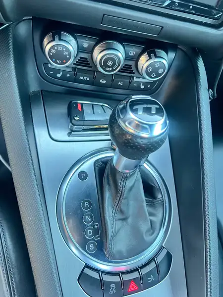 2012 Audi TT S Line, bílá, 180 000 km, dovoz Kanada — foto 10 z 12