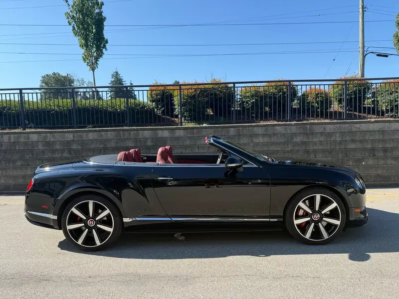 2014 Bentley Continental 2dr Conv, černá, 17 800 km, dovoz Kanada — foto 2 z 12