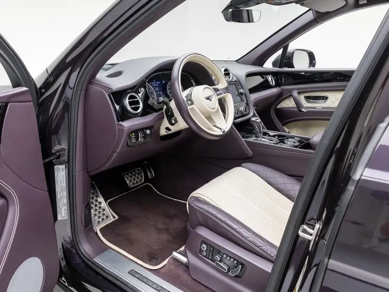 2018 Bentley Bentayga, 35 018 km, dovoz Kanada — foto 11 z 12