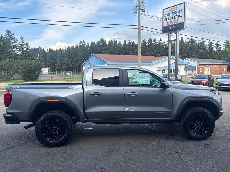 2026 GMC Canyon ELEVATION, Sterling Metallic, 0 km, dovoz Kanada — foto 4 z 12