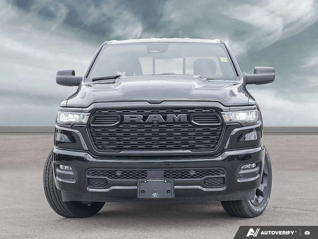 2026 RAM 1500 Express, černá, 11 km, dovoz Kanada — foto 2 z 5