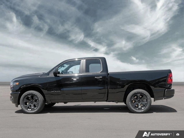 2026 RAM 1500 Express, černá, 11 km, dovoz Kanada — foto 3 z 5
