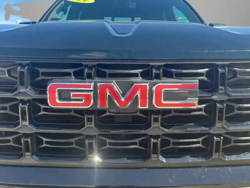 2024 GMC Canyon Elevation, černá, 60 536 km, dovoz Kanada — foto 8 z 12