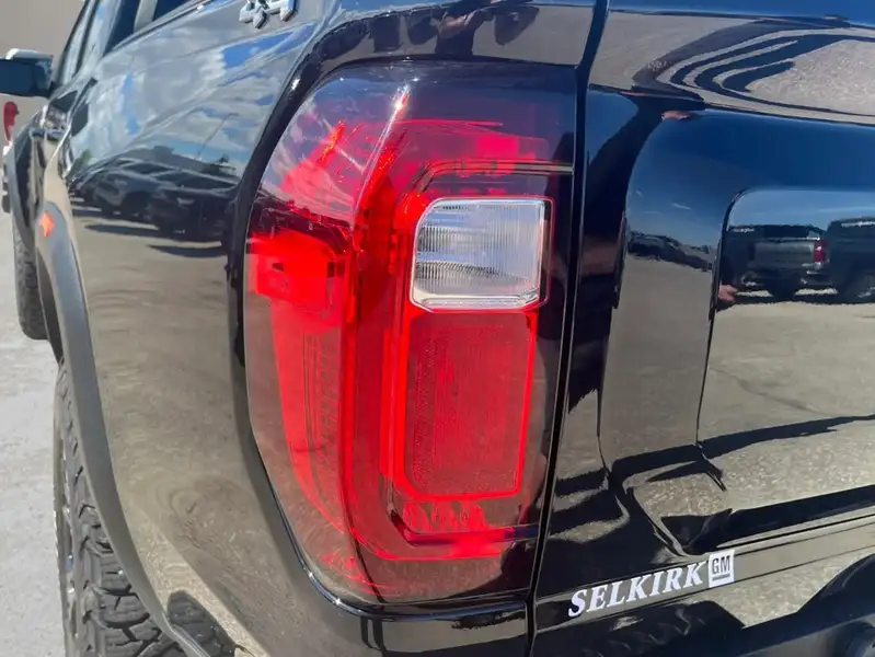 2024 GMC Canyon Elevation, černá, 60 536 km, dovoz Kanada — foto 9 z 12