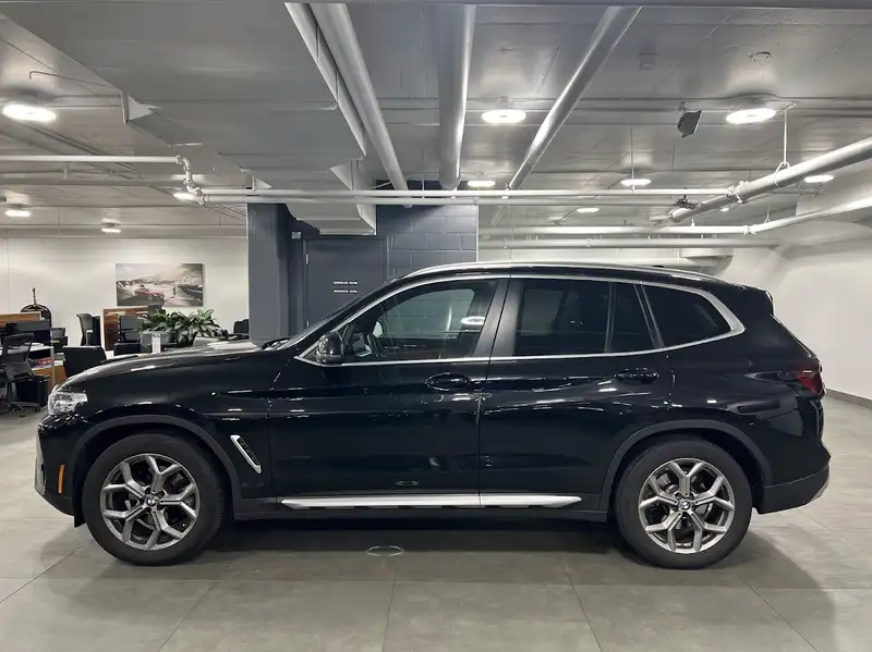 2023 BMW X3, černá, 30 532 km, dovoz Kanada — foto 4 z 12