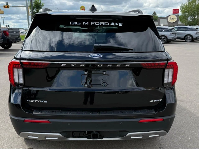 2026 Ford Explorer Active, černá, 25 km, dovoz Kanada — foto 4 z 5