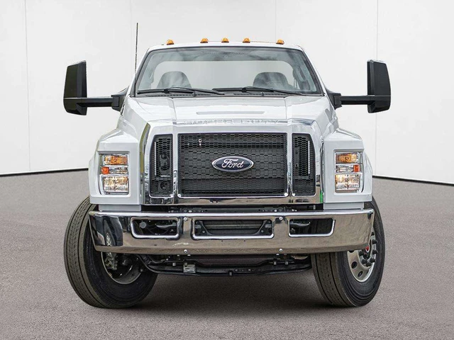 2026 Ford Others, bílá, 30 km, dovoz Kanada — foto 2 z 17