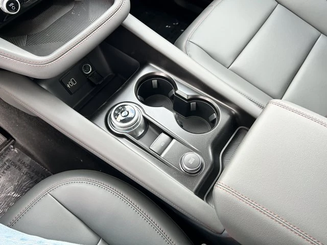 2026 Ford Explorer Active, modrá, 16 km, dovoz Kanada — foto 15 z 20