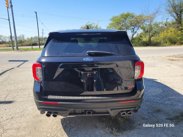 2021 Ford Explorer ST, 107 788 km, dovoz Kanada — foto 5 z 5
