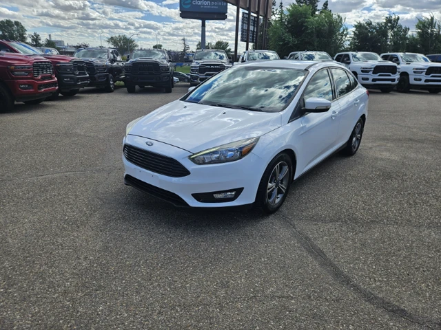 2017 Ford Focus SE, bílá, 72 335 km, dovoz Kanada — foto 3 z 15