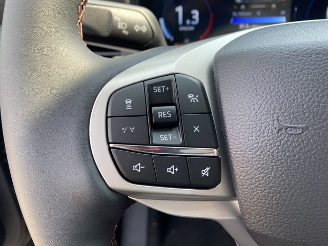 2026 Ford Explorer Active, černá, 15 km, dovoz Kanada — foto 10 z 20