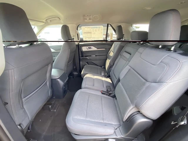 2026 Ford Explorer Active, černá, 15 km, dovoz Kanada — foto 16 z 20