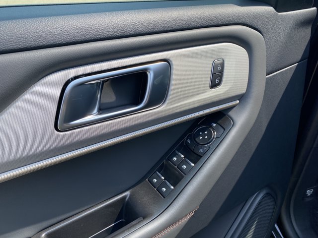 2026 Ford Explorer Active, černá, 15 km, dovoz Kanada — foto 5 z 20