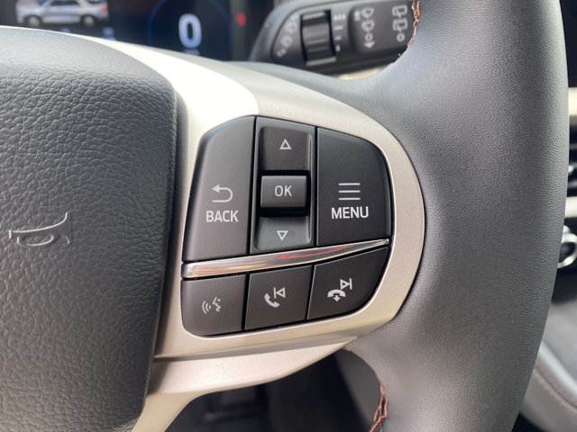 2026 Ford Explorer Active, bílá, 8 km, dovoz Kanada — foto 12 z 20