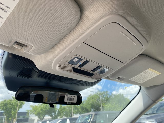 2026 Ford Explorer Active, bílá, 8 km, dovoz Kanada — foto 15 z 20