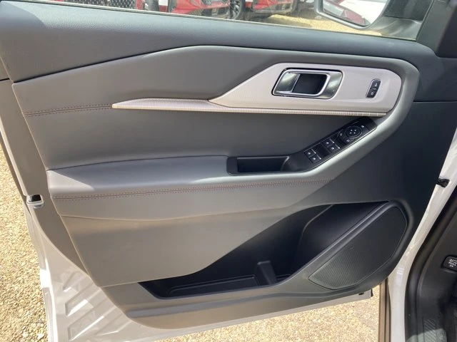 2026 Ford Explorer Active, bílá, 8 km, dovoz Kanada — foto 6 z 20