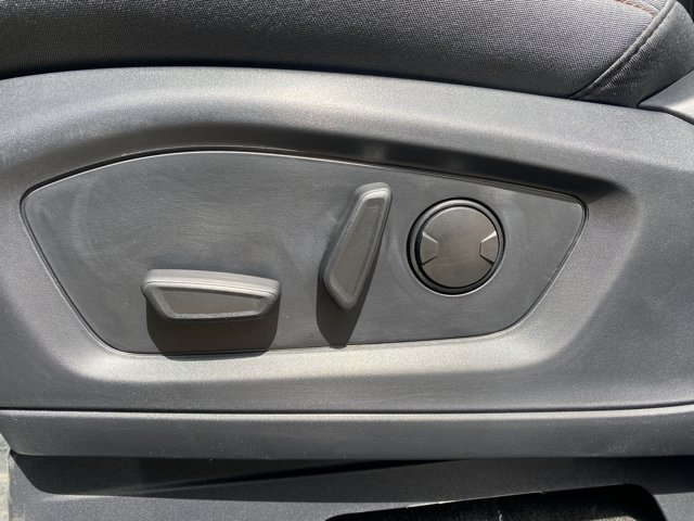 2026 Ford Explorer Active, bílá, 8 km, dovoz Kanada — foto 8 z 20