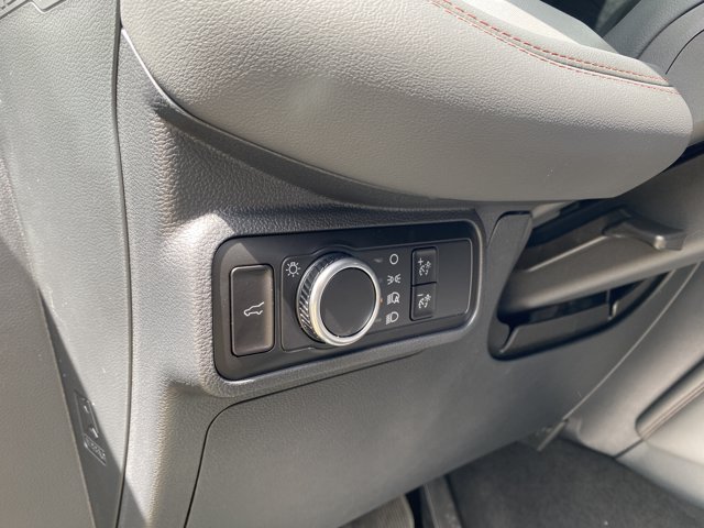 2026 Ford Explorer Active, bílá, 8 km, dovoz Kanada — foto 9 z 20