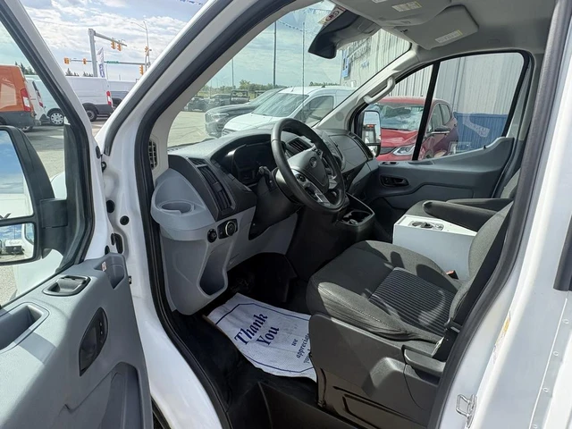 2019 Ford Transit, bílá, 94 408 km, dovoz Kanada — foto 8 z 9