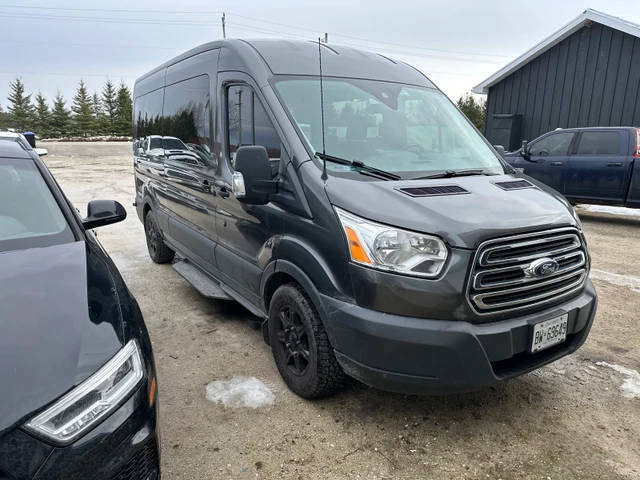 2017 Ford Transit, šedá, 185 000 km, dovoz Kanada — foto 3 z 4