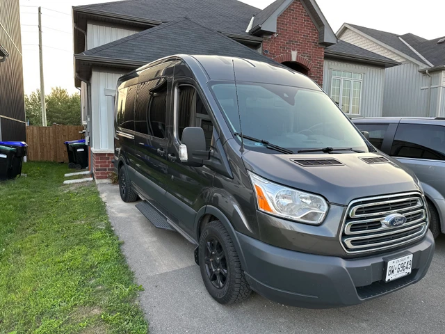 2017 Ford Transit, šedá, 185 000 km, dovoz Kanada — foto 4 z 4