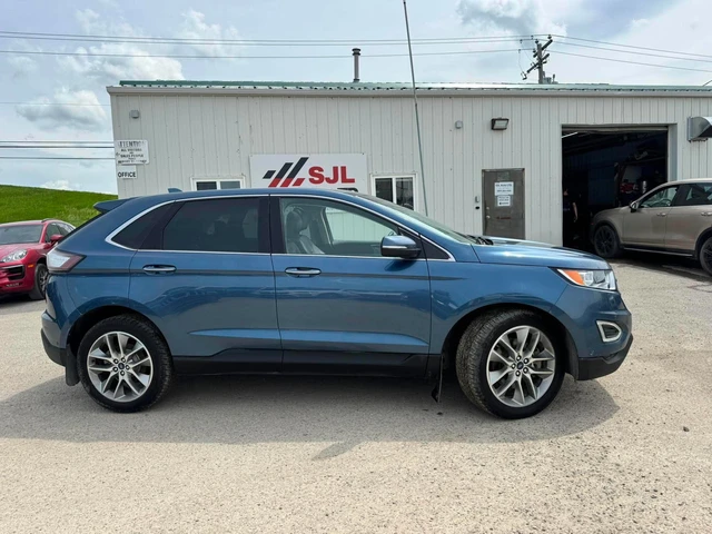 2018 Ford Edge Titanium, modrá, 162 431 km, dovoz Kanada — foto 2 z 5