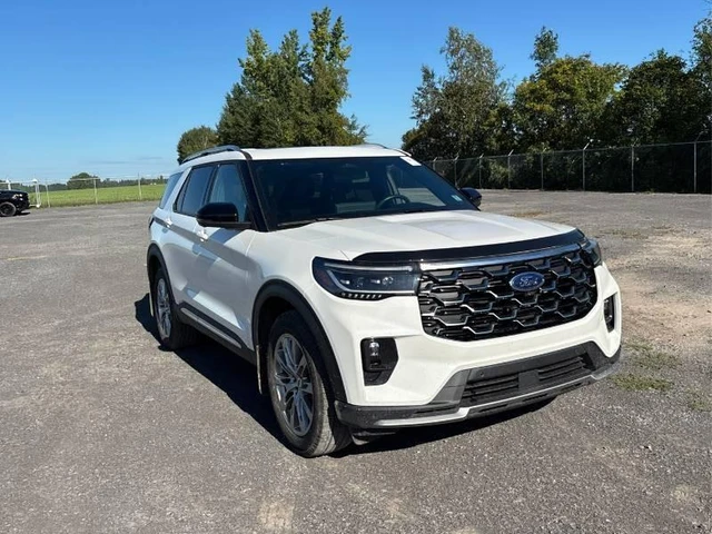 2025 Ford Explorer Platinum, bílá, 27 252 km, dovoz Kanada — foto 3 z 5