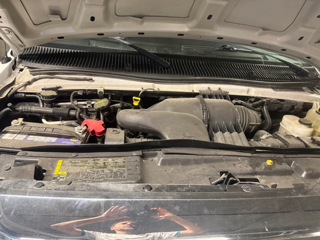 2010 Ford E-350, 106 000 km, dovoz Kanada — foto 5 z 5