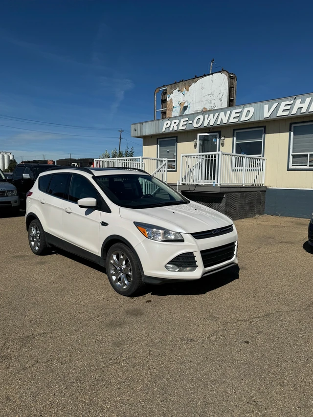 2014 Ford Escape, 136 000 km, dovoz Kanada — foto 1 z 5 2014 Ford Escape, 136 000 km, dovoz Kanada — foto 1 z 5
