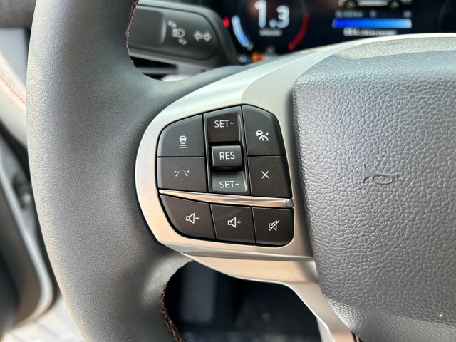 2026 Ford Explorer Active, bílá, 1 km, dovoz Kanada — foto 11 z 20
