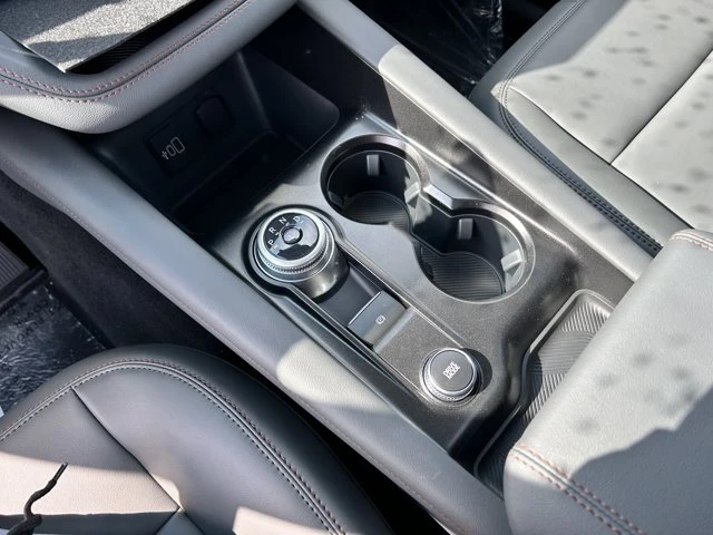 2026 Ford Explorer Active, bílá, 1 km, dovoz Kanada — foto 15 z 20