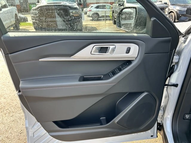 2026 Ford Explorer Active, bílá, 1 km, dovoz Kanada — foto 5 z 20