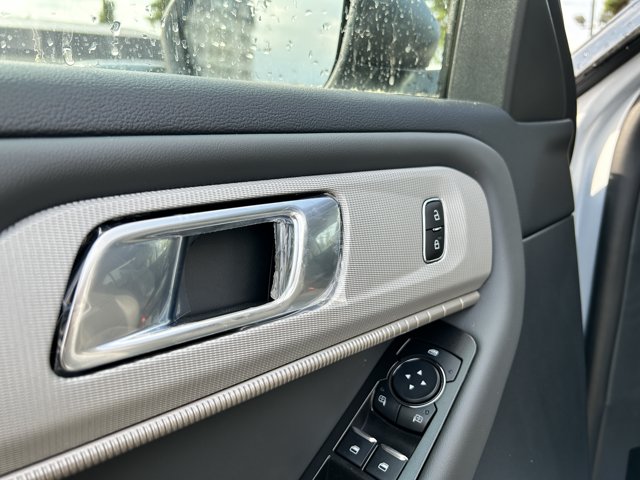 2026 Ford Explorer Active, bílá, 1 km, dovoz Kanada — foto 6 z 20