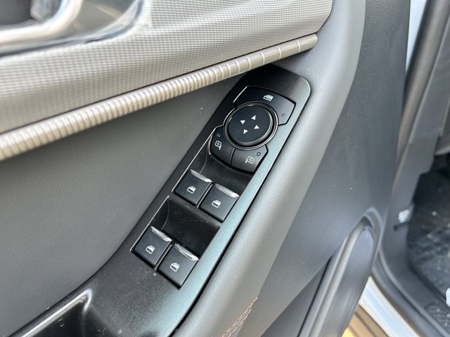 2026 Ford Explorer Active, bílá, 1 km, dovoz Kanada — foto 7 z 20