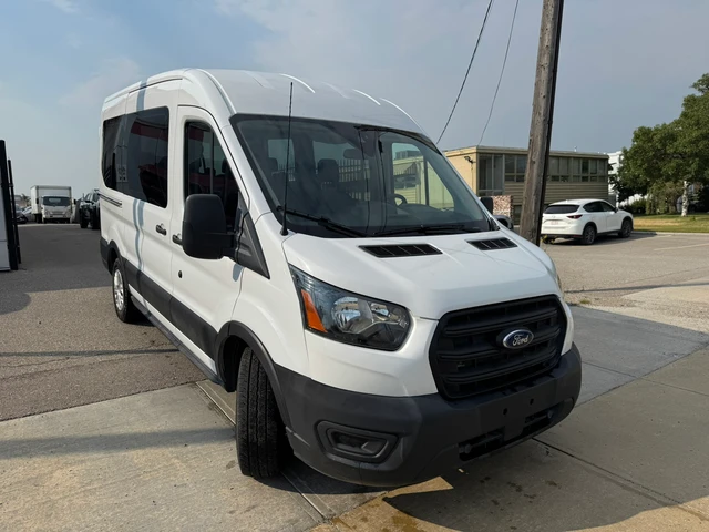 2019 Ford Transit 150, bílá, 81 350 km, dovoz Kanada — foto 3 z 5