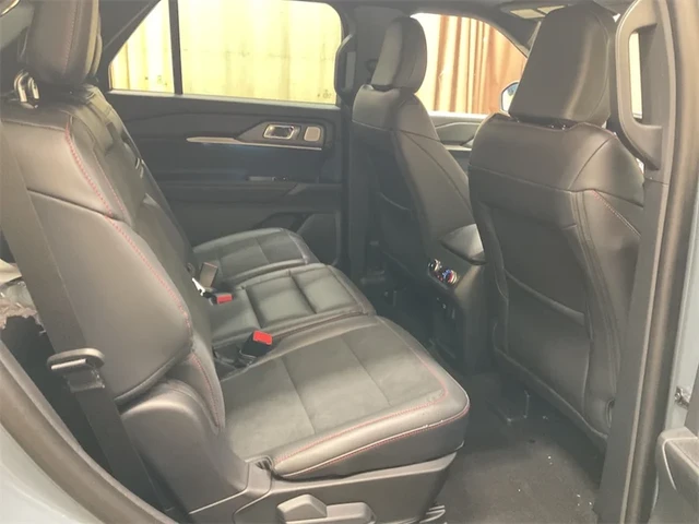 2026 Ford Explorer ST, modrá, 25 km, dovoz Kanada — foto 12 z 15