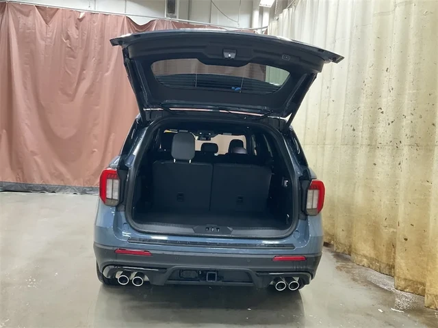 2026 Ford Explorer ST, modrá, 25 km, dovoz Kanada — foto 14 z 15