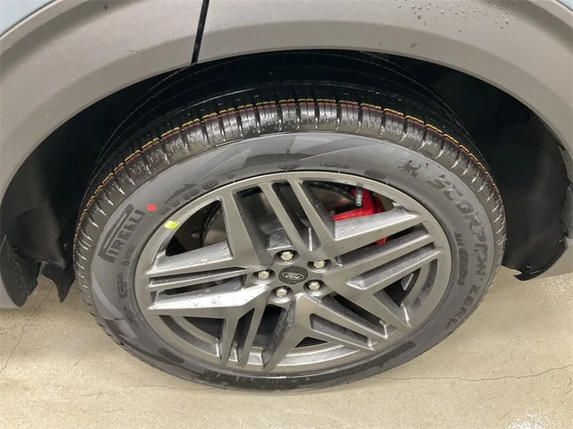 2026 Ford Explorer ST, modrá, 25 km, dovoz Kanada — foto 15 z 15