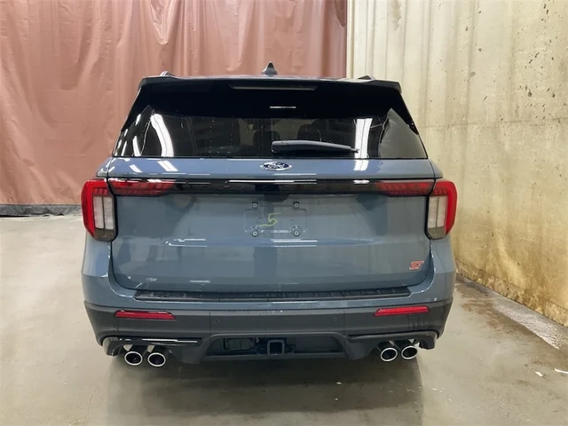 2026 Ford Explorer ST, modrá, 25 km, dovoz Kanada — foto 3 z 15