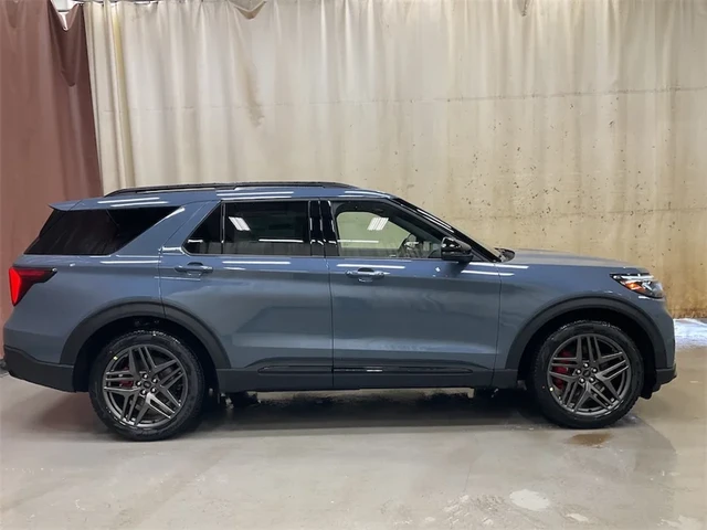 2026 Ford Explorer ST, modrá, 25 km, dovoz Kanada — foto 5 z 15