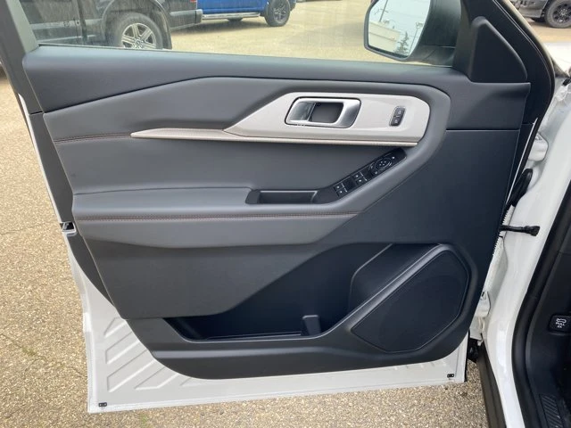 2026 Ford Explorer Active, bílá, 1 km, dovoz Kanada — foto 6 z 20